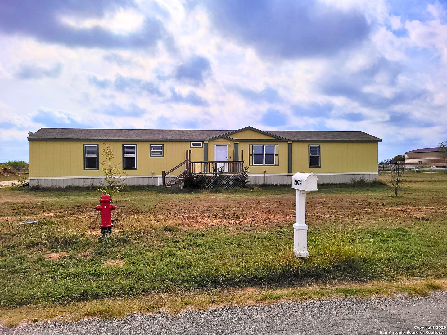 2072 County Road 421 Stockdale TX 78160