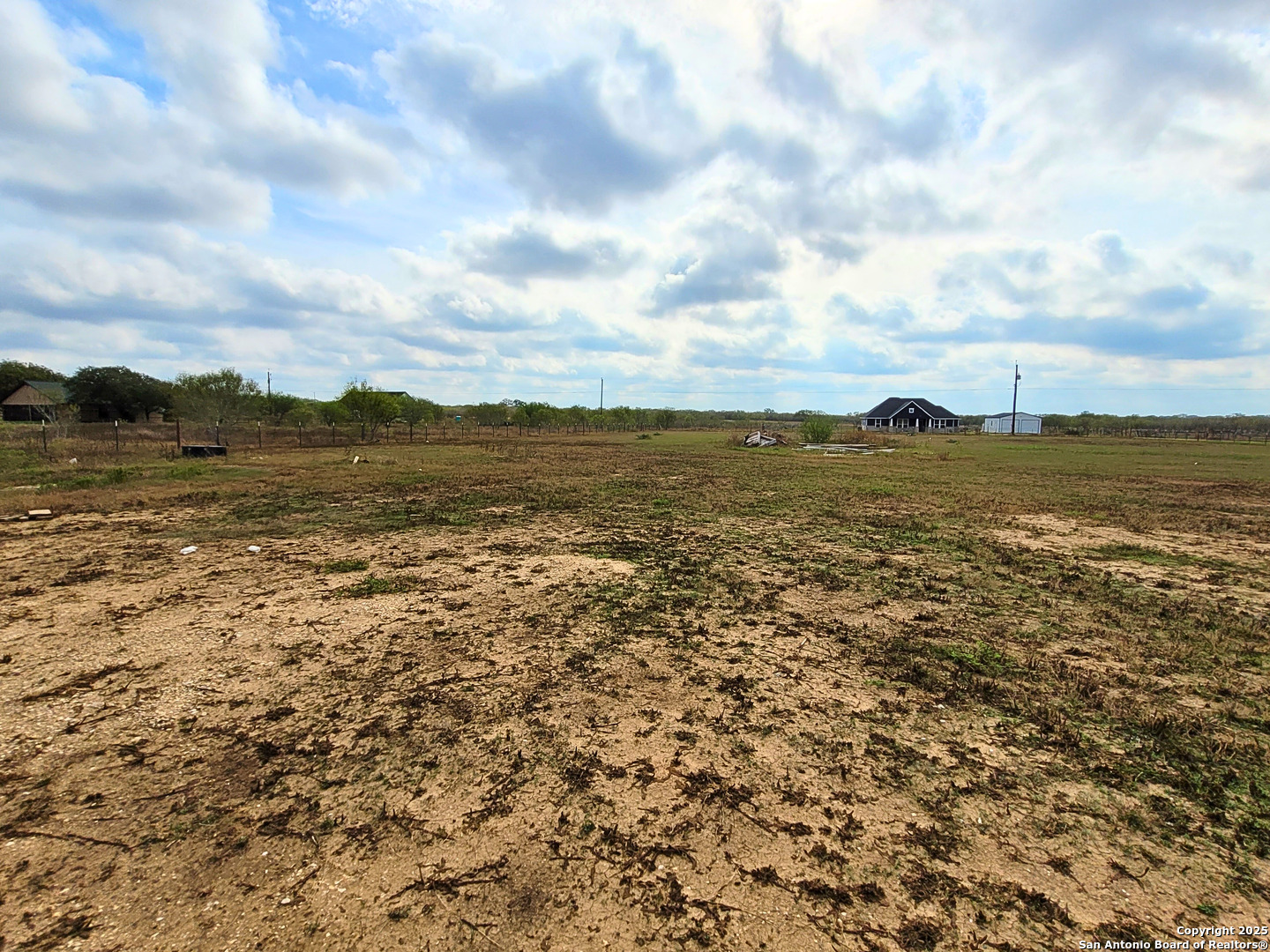 2072 County Road 421 Stockdale TX 78160