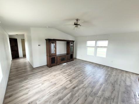 2072 County Road 421 Stockdale TX 78160