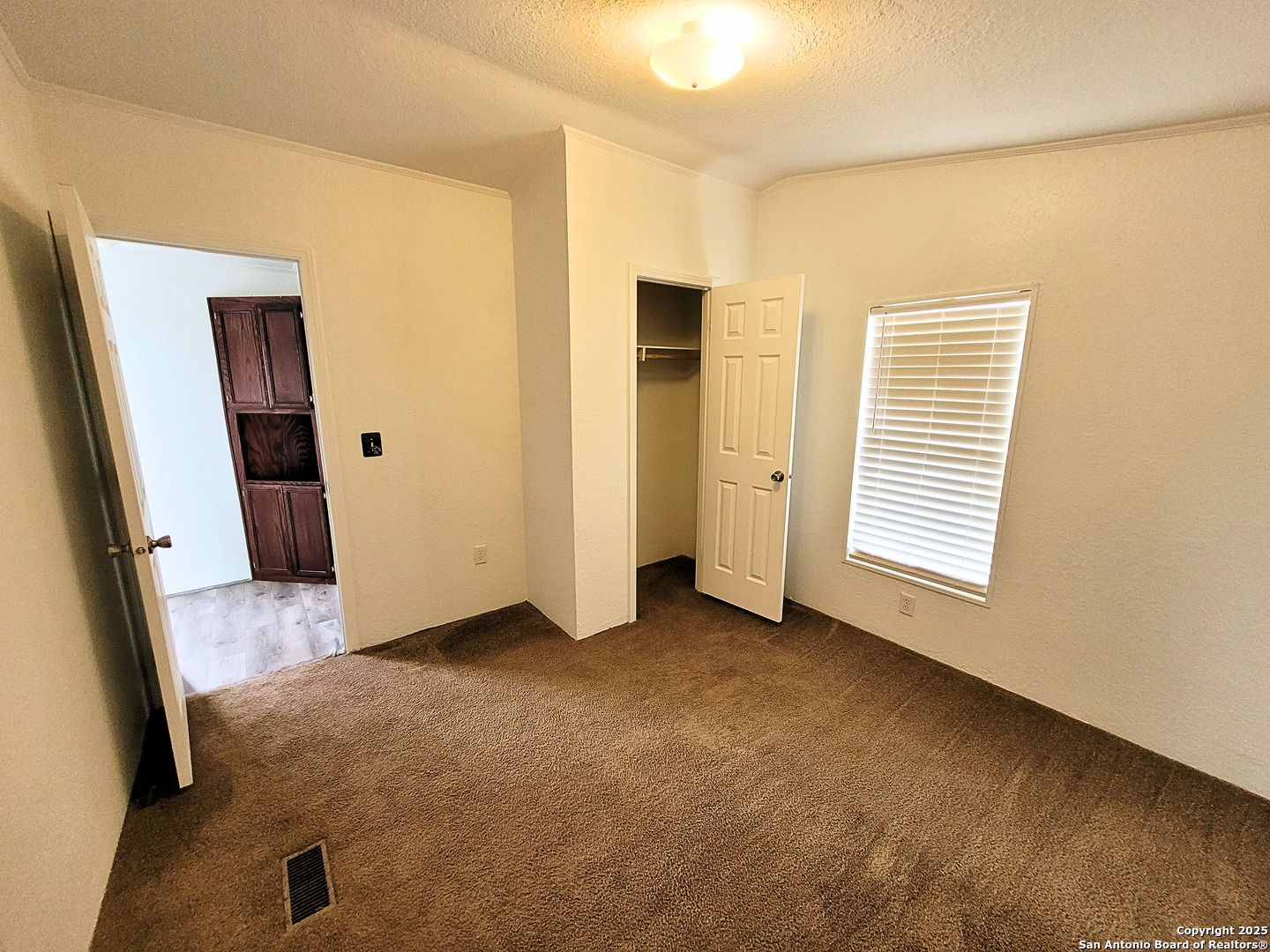2072 County Road 421 Stockdale TX 78160