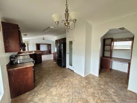 2072 County Road 421 Stockdale TX 78160