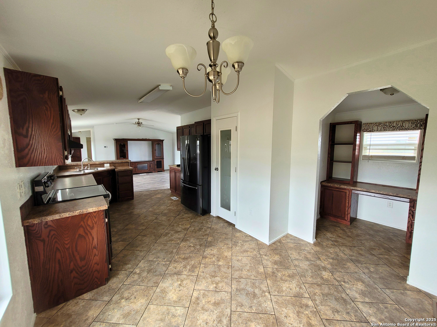 2072 County Road 421 Stockdale TX 78160