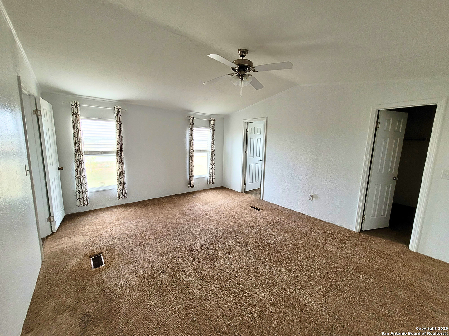 2072 County Road 421 Stockdale TX 78160