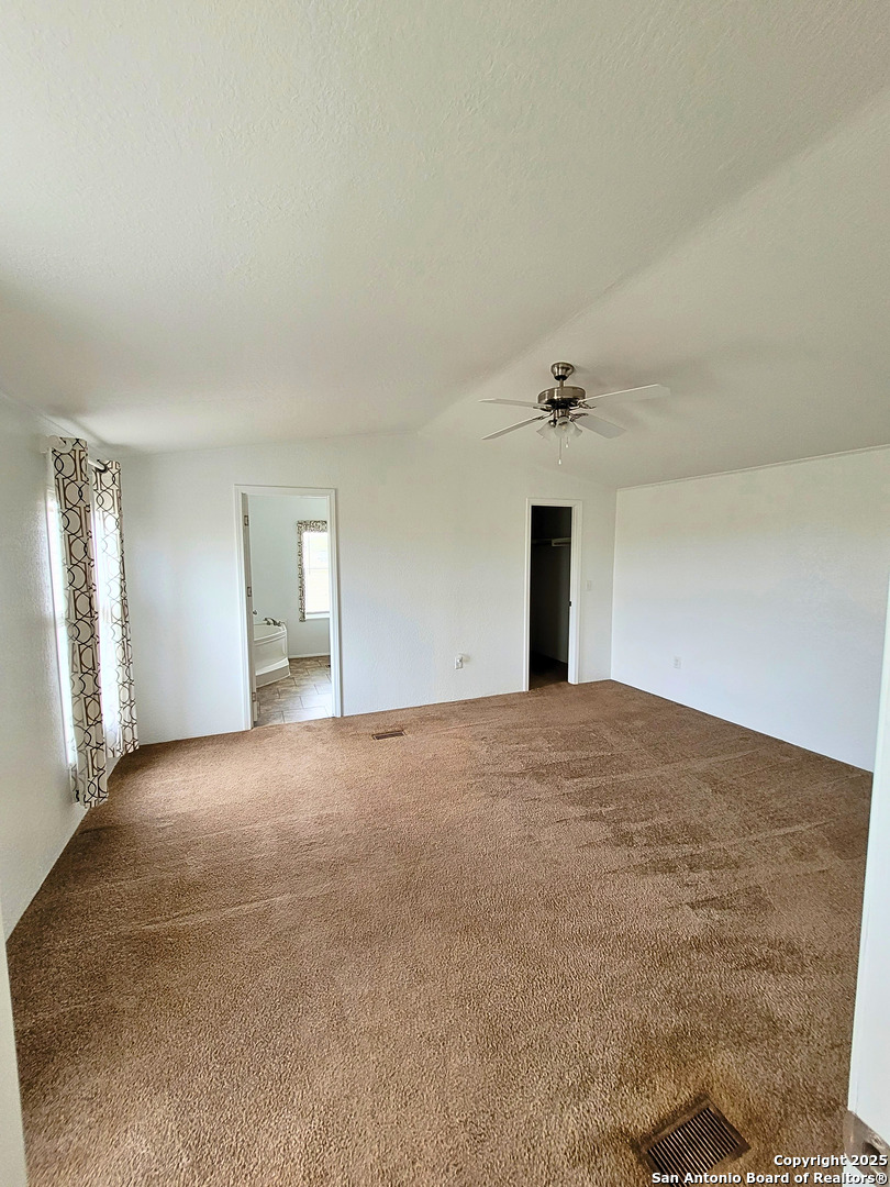 2072 County Road 421 Stockdale TX 78160