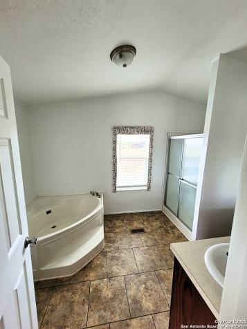 2072 County Road 421 Stockdale TX 78160