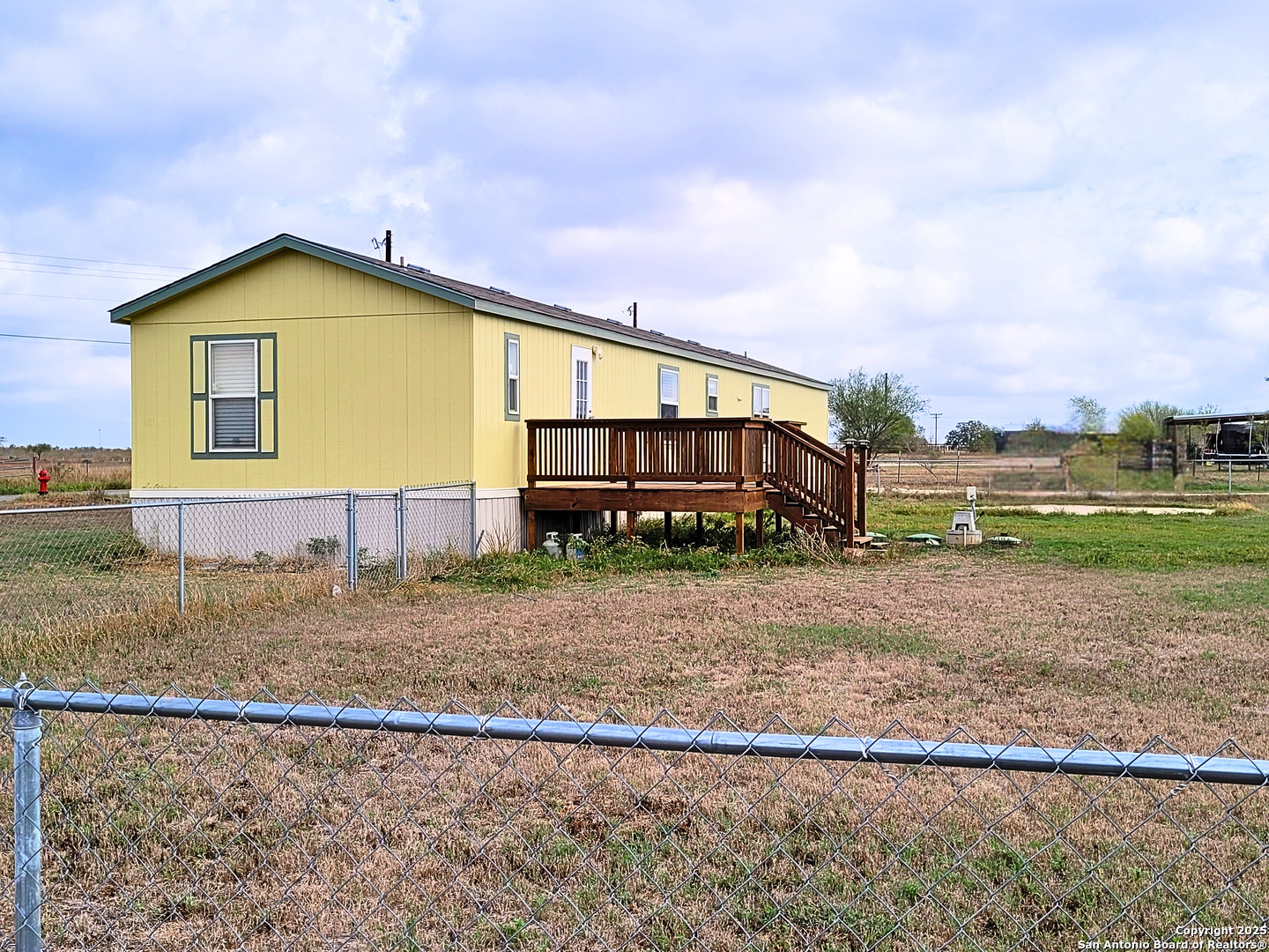 2072 County Road 421 Stockdale TX 78160