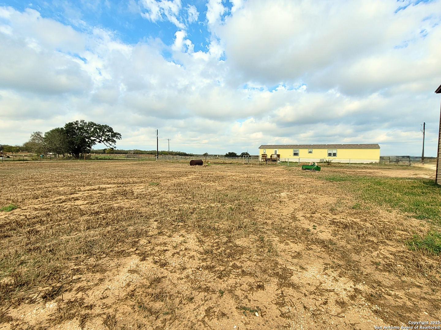 2072 County Road 421 Stockdale TX 78160