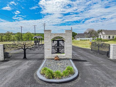 113 Timber Heights La Vernia TX 78121
