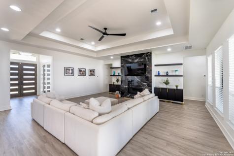 222 Colonial La Vernia TX 78121