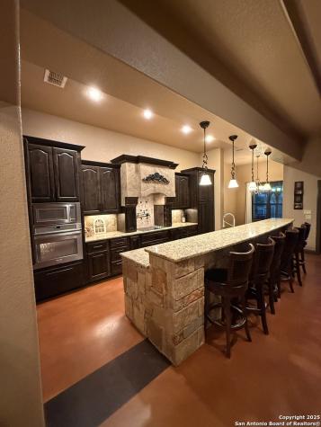 222 Colonial La Vernia TX 78121
