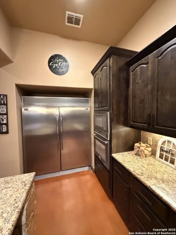 222 Colonial La Vernia TX 78121