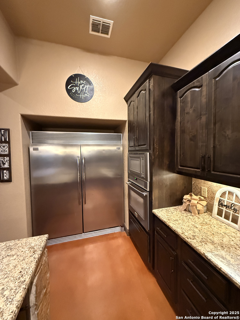 222 Colonial La Vernia TX 78121