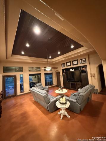 222 Colonial La Vernia TX 78121