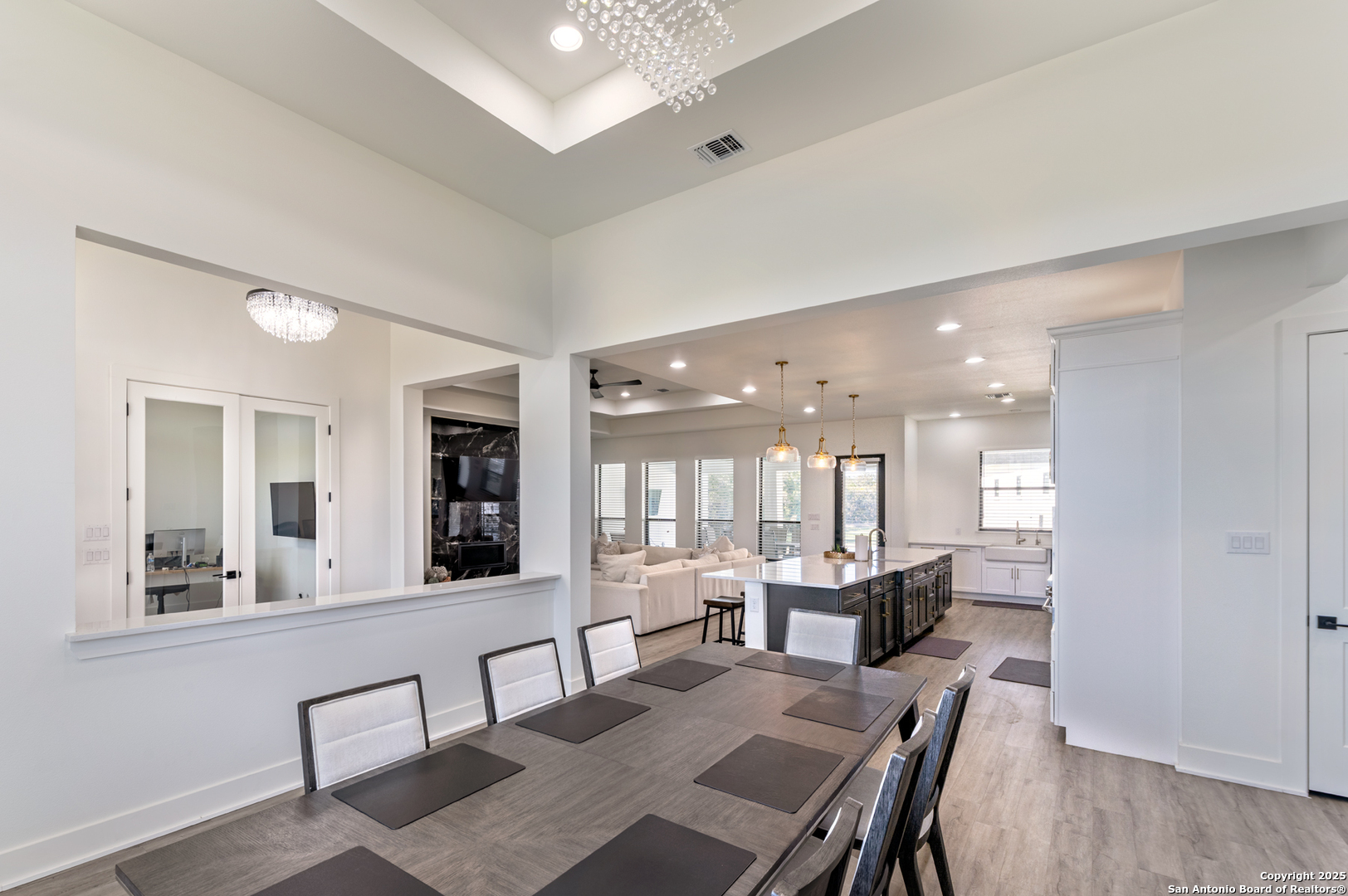 222 Colonial La Vernia TX 78121