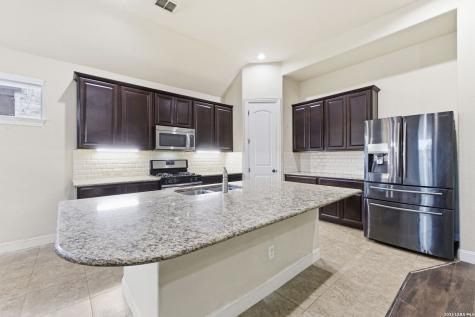 107 Dovetail Boerne TX 78006