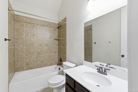 107 Dovetail Boerne TX 78006