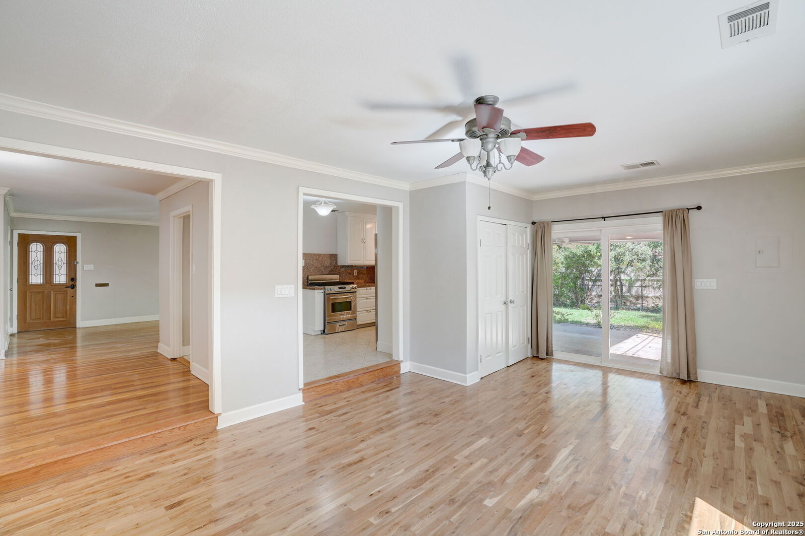 631 E Nottingham Drive San Antonio TX 78209
