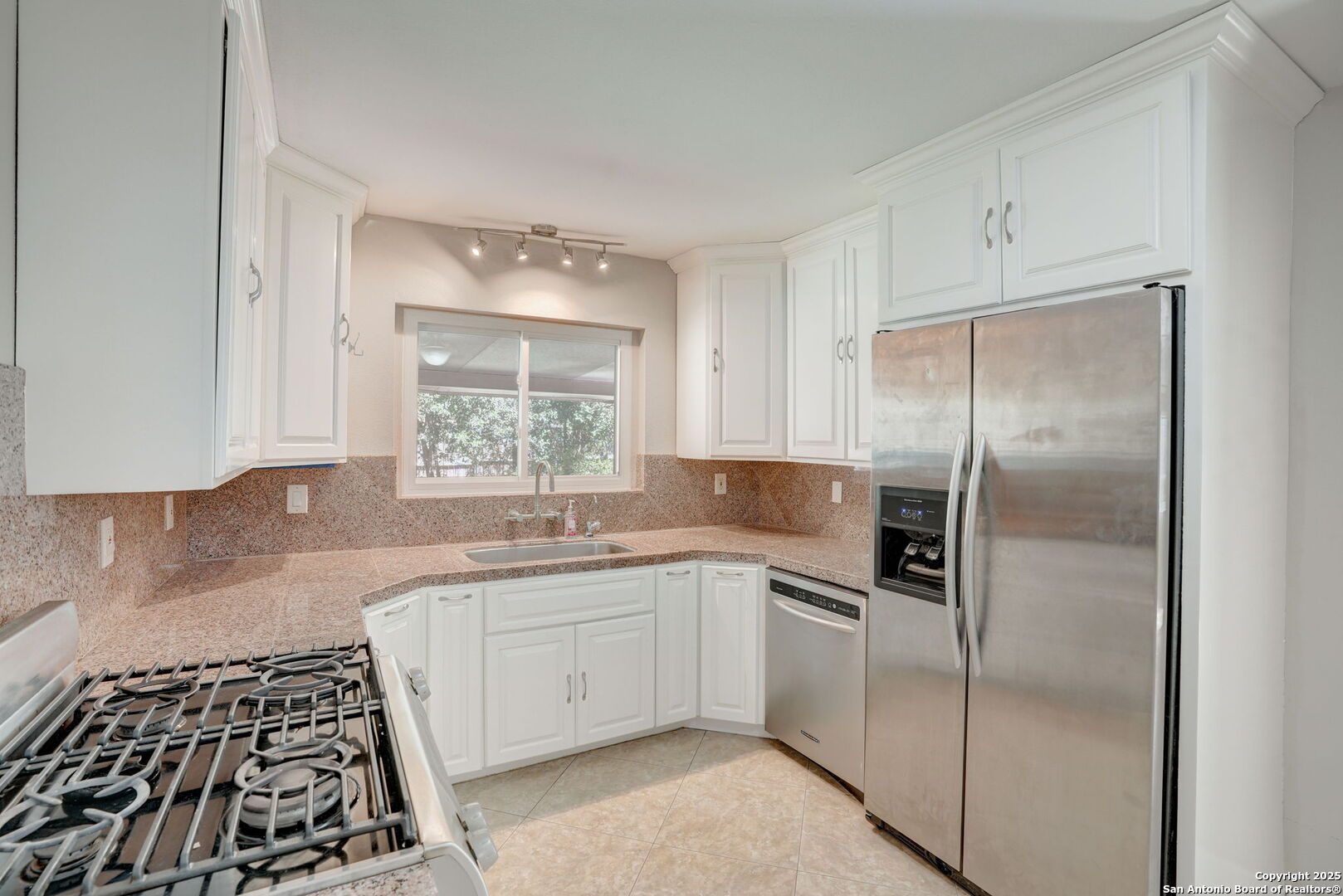 631 E Nottingham Drive San Antonio TX 78209