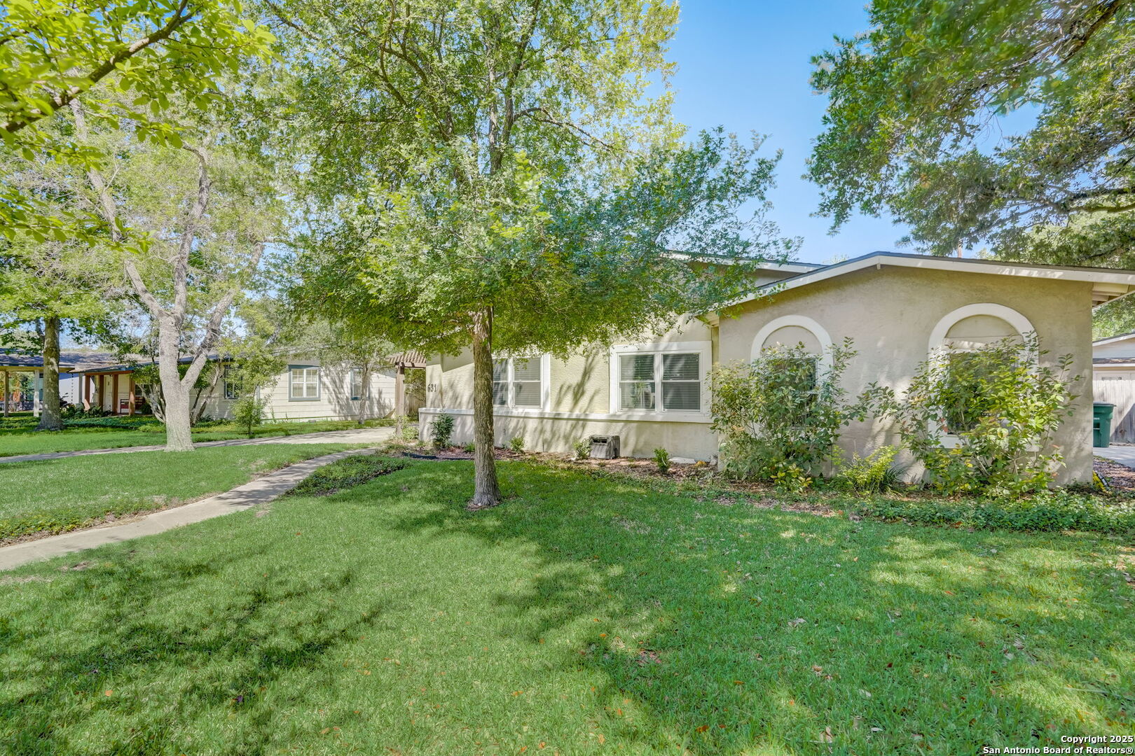 631 E Nottingham Drive San Antonio TX 78209