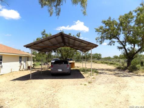 220 Calle Escuela El Indio TX 78860
