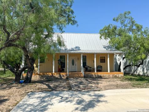 556 Fairway Circle Brackettville TX 78832