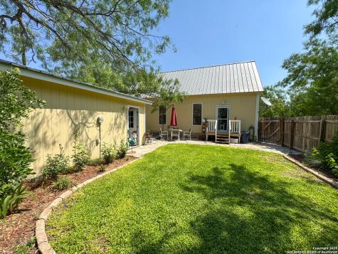 556 Fairway Circle Brackettville TX 78832