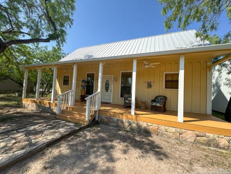 556 Fairway Circle Brackettville TX 78832