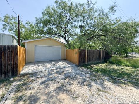 556 Fairway Circle Brackettville TX 78832