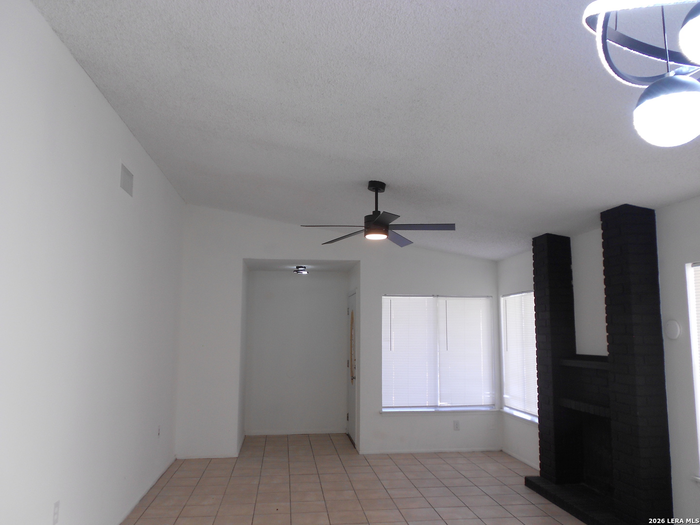 9566 Bowen San Antonio TX 78250