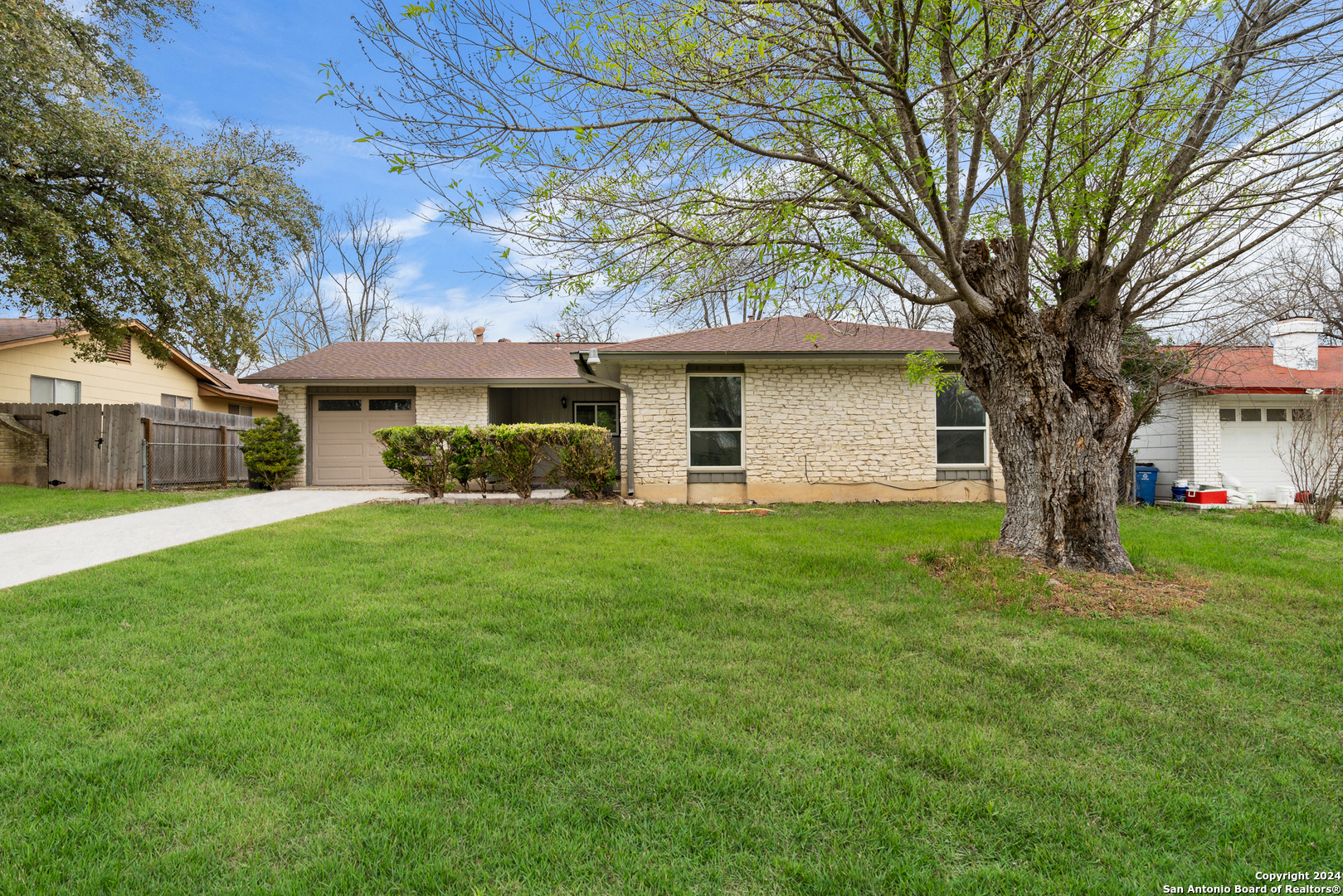 4259 First View Drive San Antonio TX 78217
