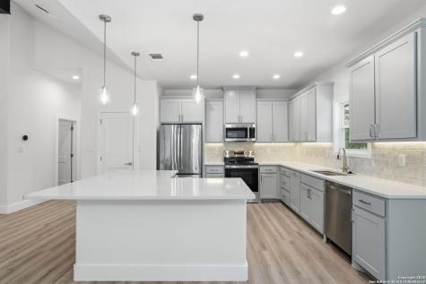 1169 Johnson Road Canyon Lake TX 78133