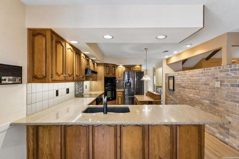 6119 Shady Creek Windcrest TX 78239
