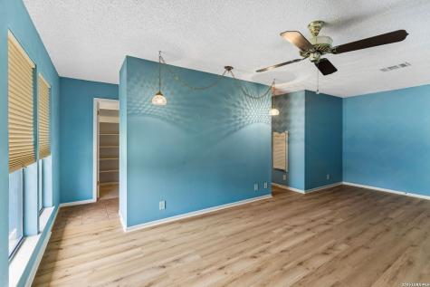 6119 Shady Creek Windcrest TX 78239