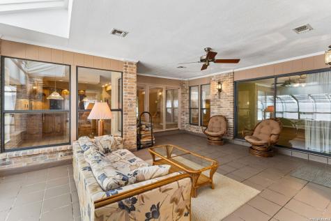 6119 Shady Creek Windcrest TX 78239