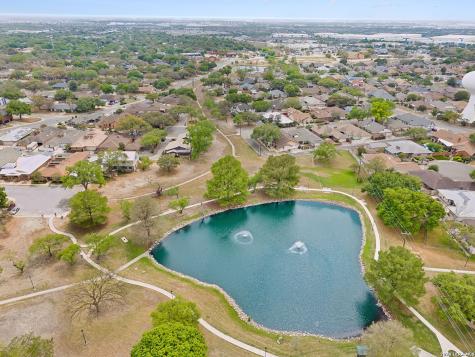 6119 Shady Creek Windcrest TX 78239