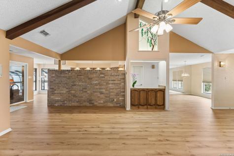 6119 Shady Creek Windcrest TX 78239