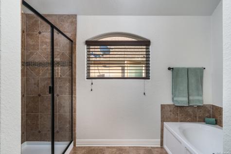 11331 Massive Mount Helotes TX 78023