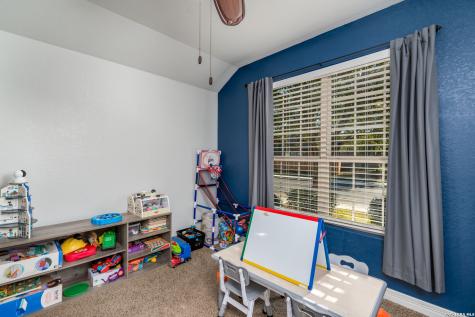 11331 Massive Mount Helotes TX 78023