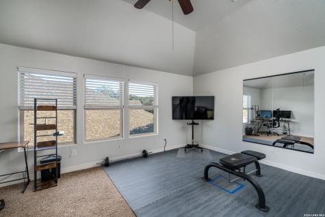 11331 Massive Mount Helotes TX 78023