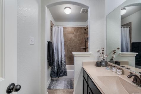 11331 Massive Mount Helotes TX 78023
