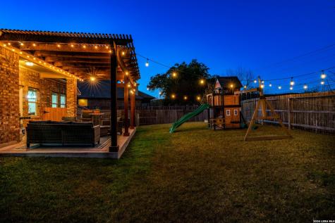 11331 Massive Mount Helotes TX 78023