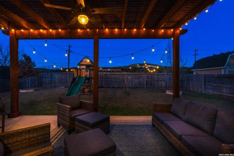 11331 Massive Mount Helotes TX 78023