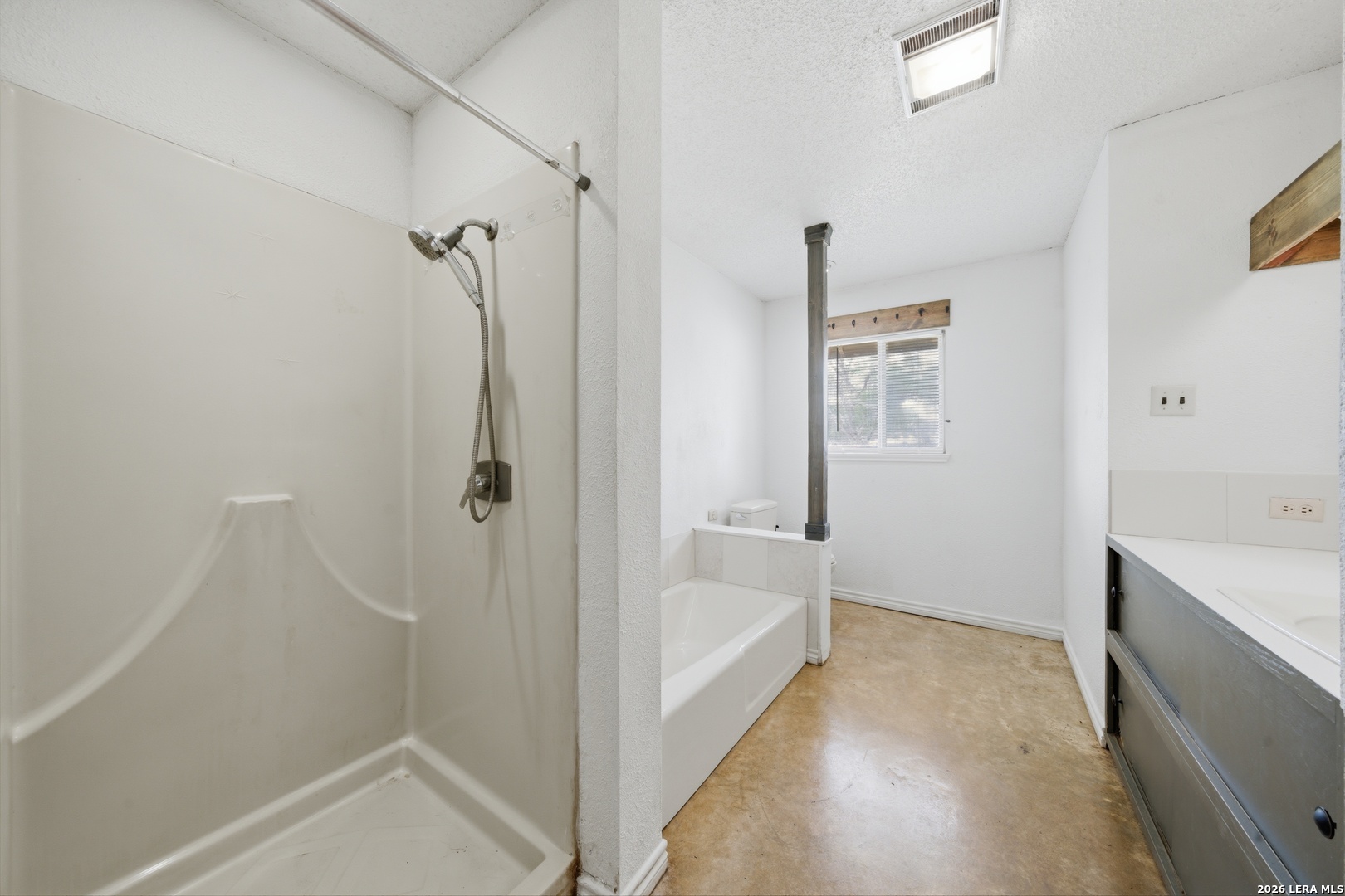 144 Oak Park Road Adkins TX 78101
