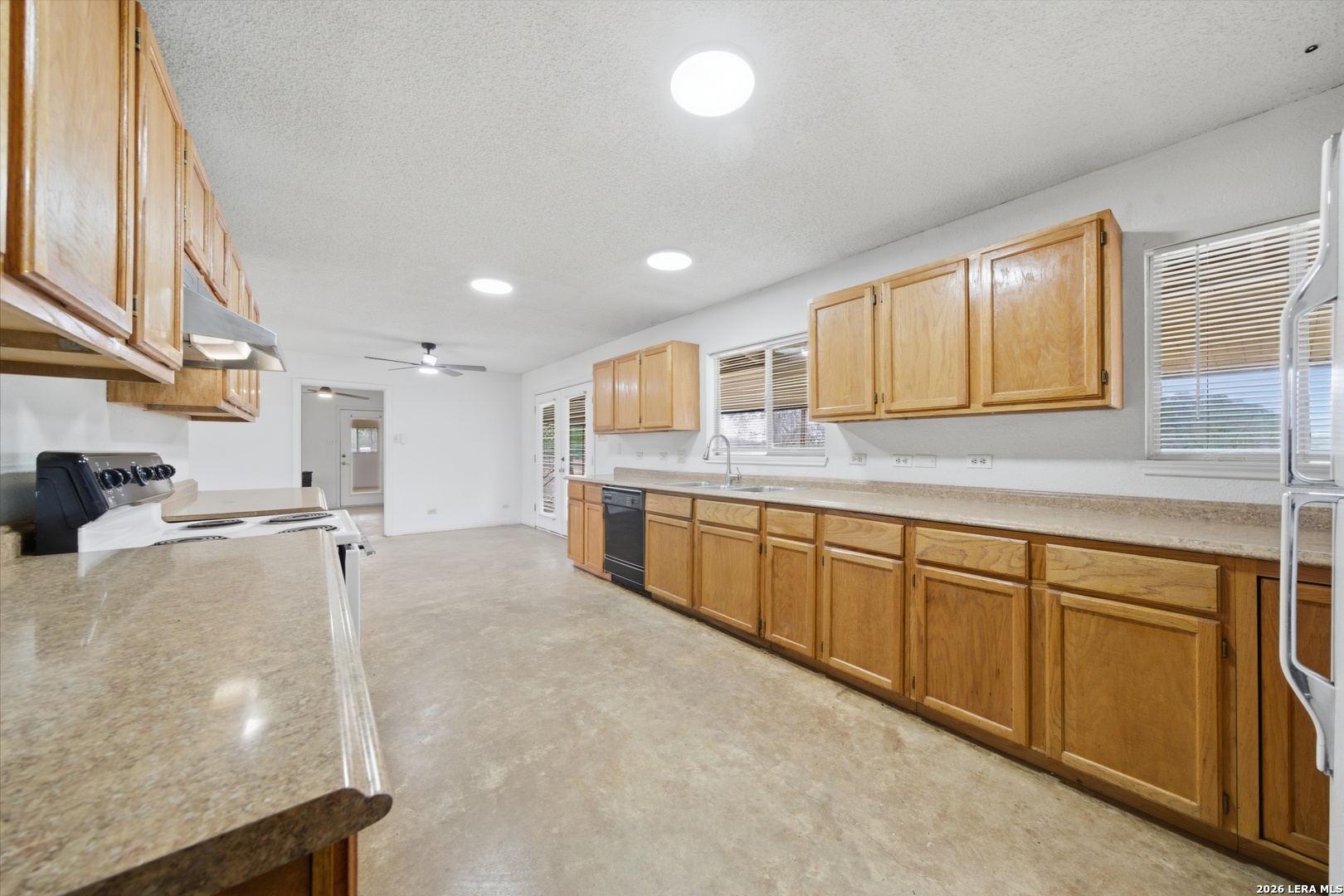 144 Oak Park Road Adkins TX 78101