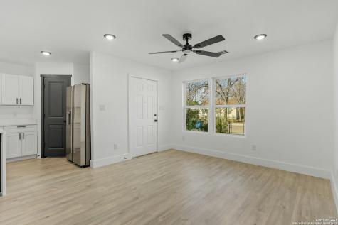 134 Elmo San Antonio TX 78225