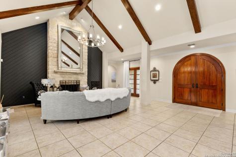 372 Shady Hollow New Braunfels TX 78132