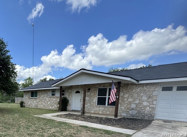 303 Dry Hollow Road La Vernia TX 78121