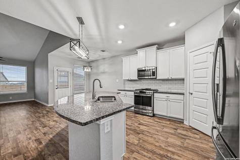 645 Amber Creek Cibolo TX 78108