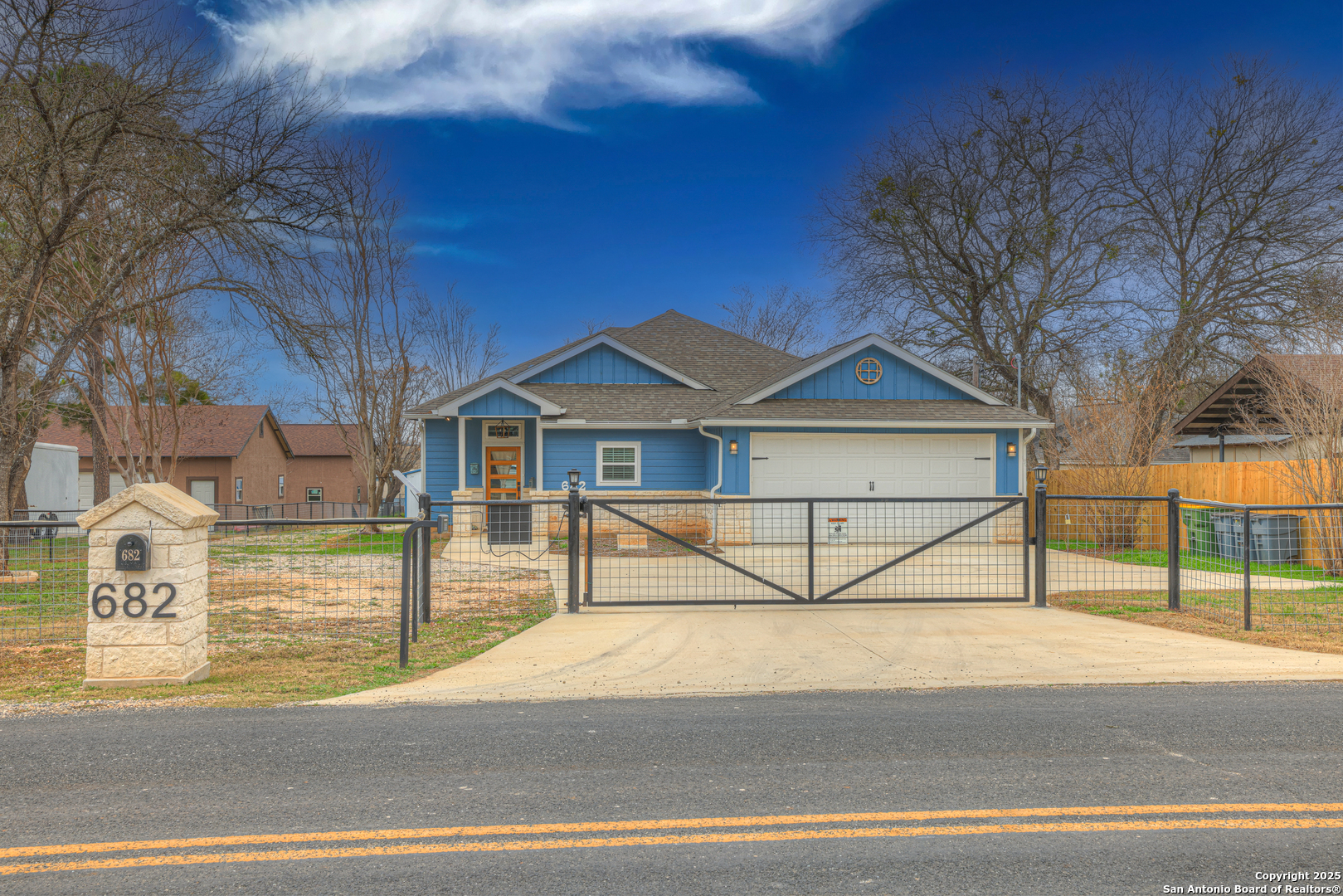 682 Stuart Road Adkins TX 78101