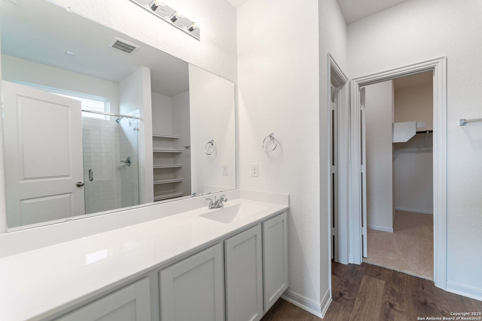 11114 Hollinger Circle Converse TX 78109